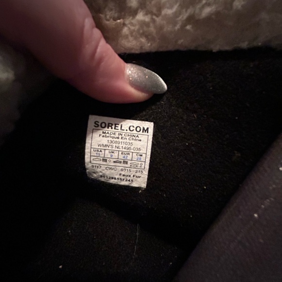 Sorel Gray and Black Winter Boots - Picture 4 of 4